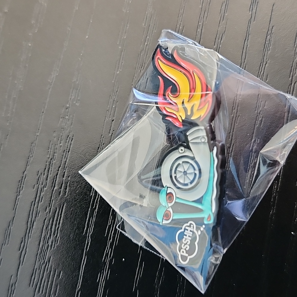 Turbo Snail Enamel Pin - Picture 4 of 4
